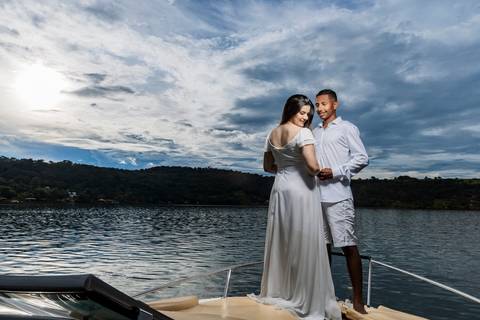 ensaio pre wedding, represa de Miranda, Uberlândia, Solarium Beach Bar, casamento, fotografia de casamento, noiva, noivo, momentos especiais, amor, natureza, cenário romântico, pôr do sol, água, casal, estilo, decoração, fotos ao ar livre, charme, beleza,'