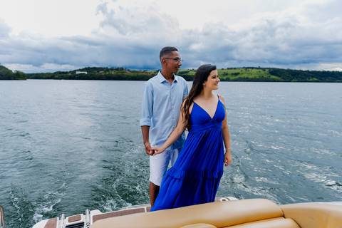 ensaio pre wedding, represa de Miranda, Uberlândia, Solarium Beach Bar, casamento, fotografia de casamento, noiva, noivo, momentos especiais, amor, natureza, cenário romântico, pôr do sol, água, casal, estilo, decoração, fotos ao ar livre, charme, beleza,'