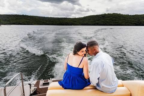 ensaio pre wedding, represa de Miranda, Uberlândia, Solarium Beach Bar, casamento, fotografia de casamento, noiva, noivo, momentos especiais, amor, natureza, cenário romântico, pôr do sol, água, casal, estilo, decoração, fotos ao ar livre, charme, beleza,'