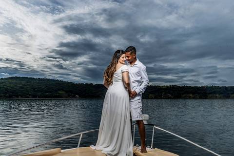 ensaio pre wedding, represa de Miranda, Uberlândia, Solarium Beach Bar, casamento, fotografia de casamento, noiva, noivo, momentos especiais, amor, natureza, cenário romântico, pôr do sol, água, casal, estilo, decoração, fotos ao ar livre, charme, beleza,'
