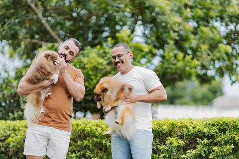 ensaio pré-wedding, João Paulo e Gilberto, casamento homoafetivo, fotos de casal, ensaio em Patrocínio-MG, amor e cumplicidade, fotografia romântica, pré-casamento, ensaio ao ar livre, cenário natural, fotos autênticas, conexão e emoção, ensaio LGBTQIA+, '