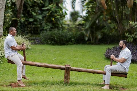 ensaio pré-wedding homoafetivo,casal LGBTQIA+ Patrocínio,fotos pré-casamento,casamento igualitário,amor sem rótulos,ensaio romântico LGBTQIA+,fotografia de casal homoafetivo,conexão e cumplicidade,fotos espontâneas,pré-wedding Minas Gerais,ensaio de amor '