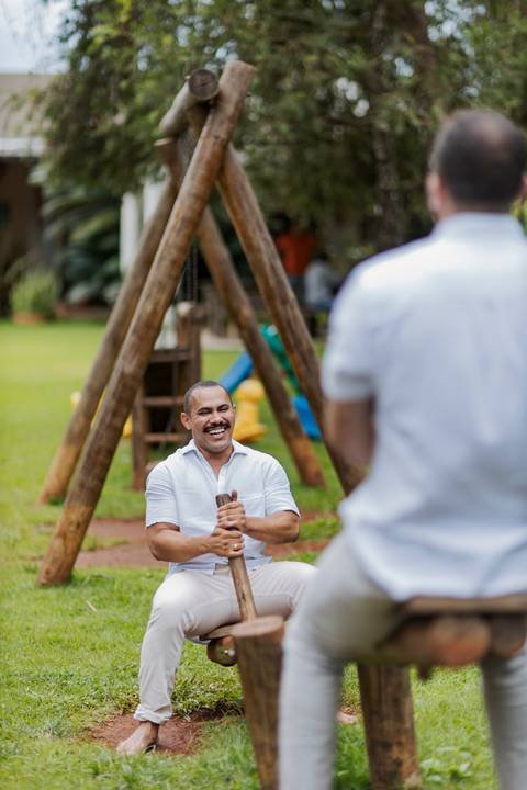 ensaio pré-wedding homoafetivo,casal LGBTQIA+ Patrocínio,fotos pré-casamento,casamento igualitário,amor sem rótulos,ensaio romântico LGBTQIA+,fotografia de casal homoafetivo,conexão e cumplicidade,fotos espontâneas,pré-wedding Minas Gerais,ensaio de amor '