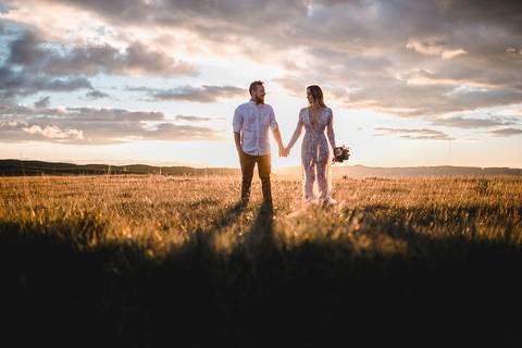 pré wedding com por do sol, sessão de fotos fim de tarde, contra luz, morro da boa vista'