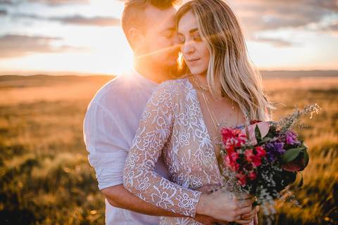 golden hour, diego campos, buque de flores para pré wedding, look para sessão de fotos, noiva boho'