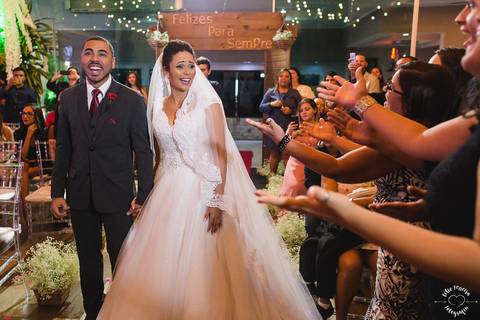 casamento-leandro-e-jaque-fotografia-de-casamento-rj-celio-ferreira-fotografia-celio-ferreira-making-of-noiva-noivos-felizes-momentos-felizes-fotografo-de-familia'