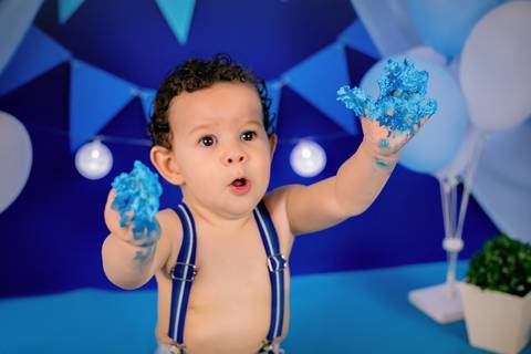 smash the cake, smash cake, cake smash, ensaio de um aninho, primeiro aninho, ensaio de aniversário, ensaio infantil, ensaio de bebê, fotografia infantil, acompanhamento mensal, festa infantil, daniele vidal fotografia, ensaio fotografico, bebê com o bolo'