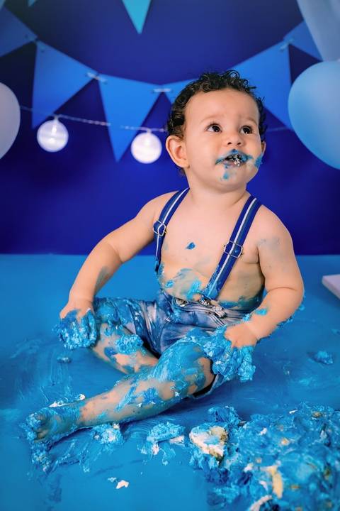 smash the cake, smash cake, cake smash, ensaio de um aninho, primeiro aninho, ensaio de aniversário, ensaio infantil, ensaio de bebê, fotografia infantil, acompanhamento mensal, festa infantil, daniele vidal fotografia, ensaio fotografico, bebê com o bolo'