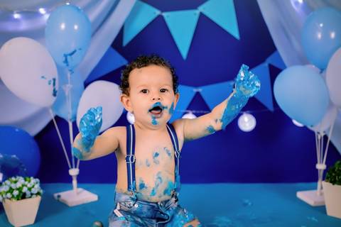 smash the cake, smash cake, cake smash, ensaio de um aninho, primeiro aninho, ensaio de aniversário, ensaio infantil, ensaio de bebê, fotografia infantil, acompanhamento mensal, festa infantil, daniele vidal fotografia, ensaio fotografico, bebê com o bolo'