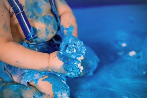 smash the cake, smash cake, cake smash, ensaio de um aninho, primeiro aninho, ensaio de aniversário, ensaio infantil, ensaio de bebê, fotografia infantil, acompanhamento mensal, festa infantil, daniele vidal fotografia, ensaio fotografico, bebê com o bolo'