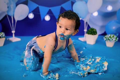 smash the cake, smash cake, cake smash, ensaio de um aninho, primeiro aninho, ensaio de aniversário, ensaio infantil, ensaio de bebê, fotografia infantil, acompanhamento mensal, festa infantil, daniele vidal fotografia, ensaio fotografico, bebê com o bolo'