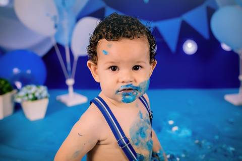 smash the cake, smash cake, cake smash, ensaio de um aninho, primeiro aninho, ensaio de aniversário, ensaio infantil, ensaio de bebê, fotografia infantil, acompanhamento mensal, festa infantil, daniele vidal fotografia, ensaio fotografico, bebê com o bolo'