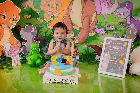 smash the cake, smash cake, cake smash, ensaio de um aninho, primeiro aninho, ensaio de aniversário, ensaio infantil, ensaio de bebê, fotografia infantil, acompanhamento mensal, festa infantil, daniele vidal fotografia, ensaio fotografico, bebê com o bolo'