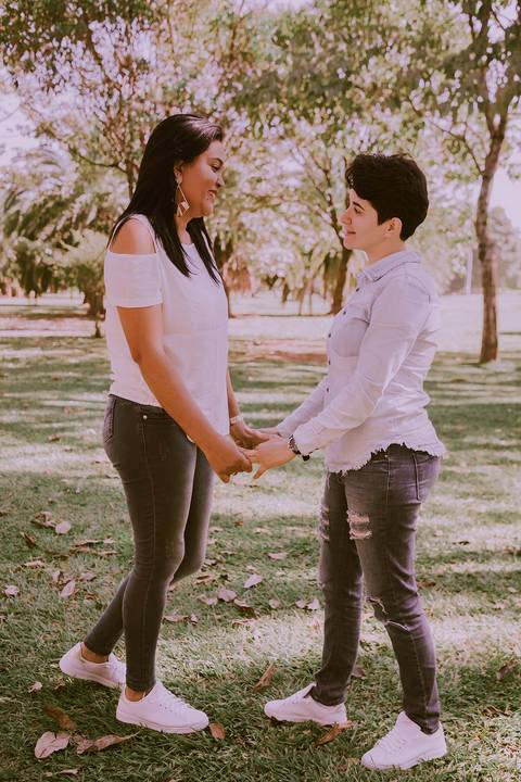 Ensaio fotográfico. Ensaio casal. Ensaio casal gay. Ensaio masculino. Ensaio lgbt. LGBT. Ensaio homossexual. Ensaio romântico. Ensaio externo. Book fotográfico. LGBTQI+. Daniele Vidal Fotografia. Casamento. Noivado. Namoro. Pré wedding. Pré casamento.'