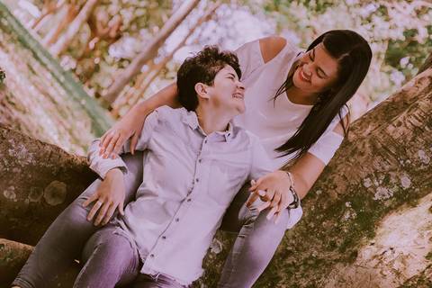 Ensaio fotográfico. Ensaio casal. Ensaio casal gay. Ensaio masculino. Ensaio lgbt. LGBT. Ensaio homossexual. Ensaio romântico. Ensaio externo. Book fotográfico. LGBTQI+. Daniele Vidal Fotografia. Casamento. Noivado. Namoro. Pré wedding. Pré casamento.'