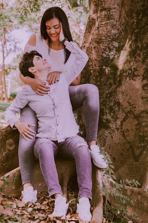 Ensaio fotográfico. Ensaio casal. Ensaio casal gay. Ensaio masculino. Ensaio lgbt. LGBT. Ensaio homossexual. Ensaio romântico. Ensaio externo. Book fotográfico. LGBTQI+. Daniele Vidal Fotografia. Casamento. Noivado. Namoro. Pré wedding. Pré casamento.'