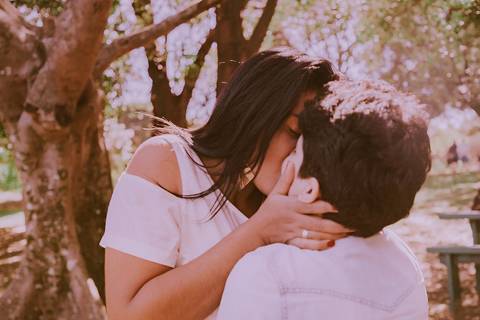 Ensaio fotográfico. Ensaio casal. Ensaio casal gay. Ensaio masculino. Ensaio lgbt. LGBT. Ensaio homossexual. Ensaio romântico. Ensaio externo. Book fotográfico. LGBTQI+. Daniele Vidal Fotografia. Casamento. Noivado. Namoro. Pré wedding. Pré casamento.'