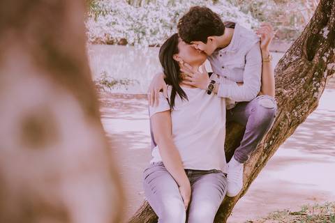 Ensaio fotográfico. Ensaio casal. Ensaio casal gay. Ensaio masculino. Ensaio lgbt. LGBT. Ensaio homossexual. Ensaio romântico. Ensaio externo. Book fotográfico. LGBTQI+. Daniele Vidal Fotografia. Casamento. Noivado. Namoro. Pré wedding. Pré casamento.'