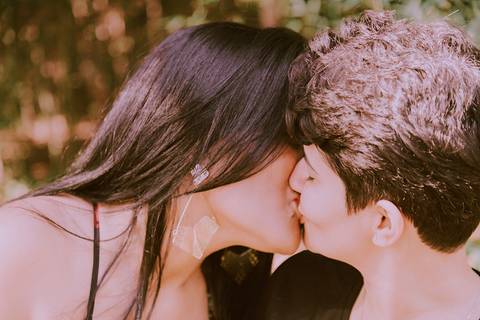 Ensaio fotográfico. Ensaio casal. Ensaio casal gay. Ensaio masculino. Ensaio lgbt. LGBT. Ensaio homossexual. Ensaio romântico. Ensaio externo. Book fotográfico. LGBTQI+. Daniele Vidal Fotografia. Casamento. Noivado. Namoro. Pré wedding. Pré casamento.'