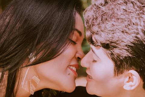 Ensaio fotográfico. Ensaio casal. Ensaio casal gay. Ensaio masculino. Ensaio lgbt. LGBT. Ensaio homossexual. Ensaio romântico. Ensaio externo. Book fotográfico. LGBTQI+. Daniele Vidal Fotografia. Casamento. Noivado. Namoro. Pré wedding. Pré casamento.'