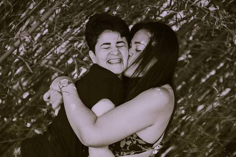 Ensaio fotográfico. Ensaio casal. Ensaio casal gay. Ensaio masculino. Ensaio lgbt. LGBT. Ensaio homossexual. Ensaio romântico. Ensaio externo. Book fotográfico. LGBTQI+. Daniele Vidal Fotografia. Casamento. Noivado. Namoro. Pré wedding. Pré casamento.'