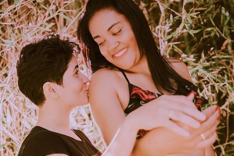 Ensaio fotográfico. Ensaio casal. Ensaio casal gay. Ensaio masculino. Ensaio lgbt. LGBT. Ensaio homossexual. Ensaio romântico. Ensaio externo. Book fotográfico. LGBTQI+. Daniele Vidal Fotografia. Casamento. Noivado. Namoro. Pré wedding. Pré casamento.'