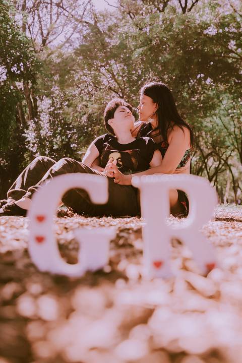 Ensaio fotográfico. Ensaio casal. Ensaio casal gay. Ensaio masculino. Ensaio lgbt. LGBT. Ensaio homossexual. Ensaio romântico. Ensaio externo. Book fotográfico. LGBTQI+. Daniele Vidal Fotografia. Casamento. Noivado. Namoro. Pré wedding. Pré casamento.'