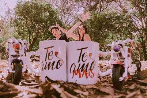 Ensaio fotográfico. Ensaio casal. Ensaio casal gay. Ensaio masculino. Ensaio lgbt. LGBT. Ensaio homossexual. Ensaio romântico. Ensaio externo. Book fotográfico. LGBTQI+. Daniele Vidal Fotografia. Casamento. Noivado. Namoro. Pré wedding. Pré casamento.'