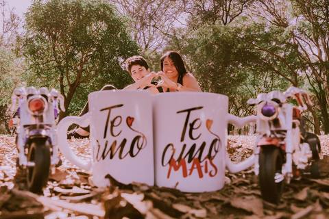 Ensaio fotográfico. Ensaio casal. Ensaio casal gay. Ensaio masculino. Ensaio lgbt. LGBT. Ensaio homossexual. Ensaio romântico. Ensaio externo. Book fotográfico. LGBTQI+. Daniele Vidal Fotografia. Casamento. Noivado. Namoro. Pré wedding. Pré casamento.'