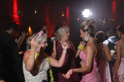 DANÇA DOS CONVIDADOS NO SALÃO ATMOSPHERA DO CASAMENTO DO MARLON E THALITA'