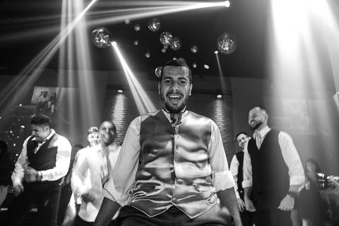 NOIVO MARLLON  DANÇANDO  NO DIA DO SEU CASAMENTO NO SALÃO ATMOPSHERA'