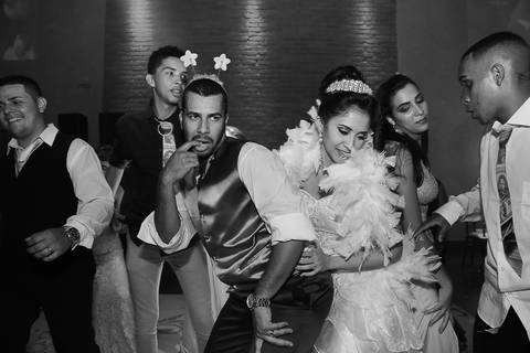 NOIVO MARLLON  DANÇANDO  NO DIA DO SEU CASAMENTO NO SALÃO ATMOPSHERA'