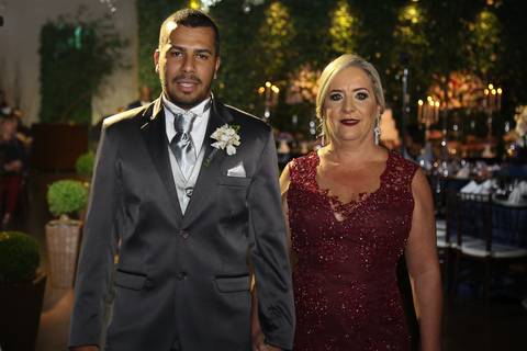 ENTRADA DO NOIVO MARLLON NO DIA DO SEU CASAMENTO NO SALÃO ATMOSPHERA '