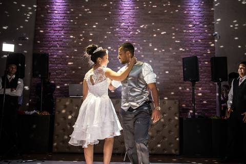 DANÇA DO CASAL MARLLON E THALITA NO DIA DO SEU CASAMENTO NO SALÃO ATMOPSHERA NO GUARUJÁ'