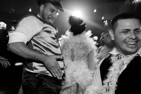 DANÇA DO CASAL MARLLON E THALITA NO DIA DO SEU CASAMENTO NO SALÃO ATMOPSHERA NO GUARUJÁ'