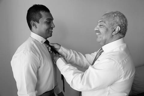 making of do noivo andré no dia do seu casamento ao ar livre no golf clube guarujá'