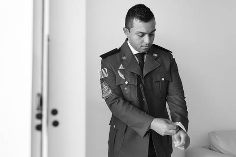 making of do noivo andré no dia do seu casamento ao ar livre no golf clube guarujá'