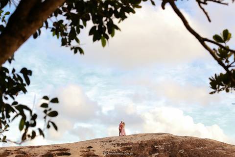 ensaio-pré-wedding-praia-das-conchas-guarujá'
