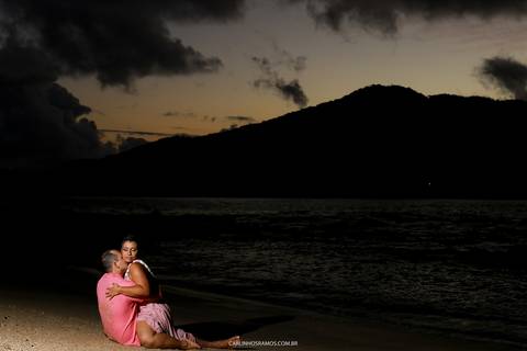 ensaio-pré-wedding-praia-das-conchas-guarujá'