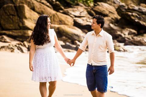ensaio-pré-casamento-praia-do-sorocotuba-guarujá'