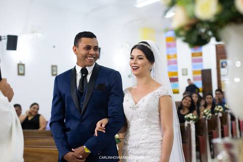 noivo e noiva na paróquia senhor bom jesus no guarujá'