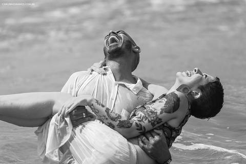 ensaio-pre-casamento-na-praia-de-são-pedro-em-guarujá-do-casal-duda-e-felipe'