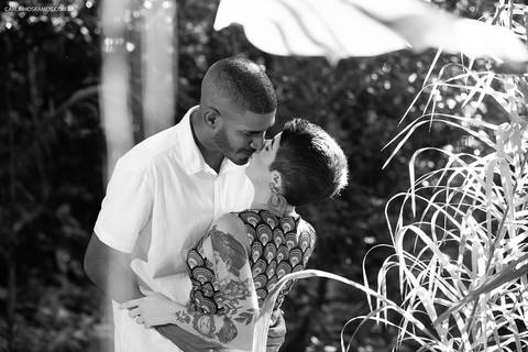 ensaio-pre-casamento-na-praia-das-conchas-em-guarujá-do-casal-duda-e-felipe
'