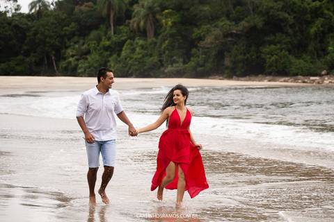 ensaio-pré-casamento-na-praia-das-conchas-da-vanessa-e-elton'