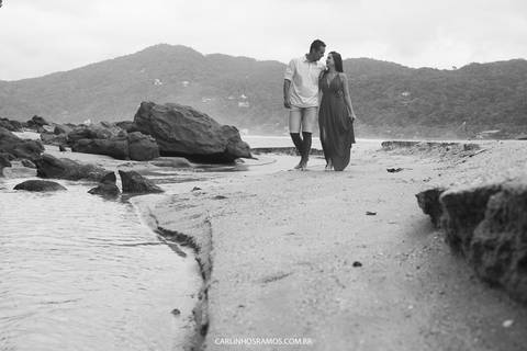 ensaio-pré-casamento-na-praia-das-conchas-da-vanessa-e-elton'