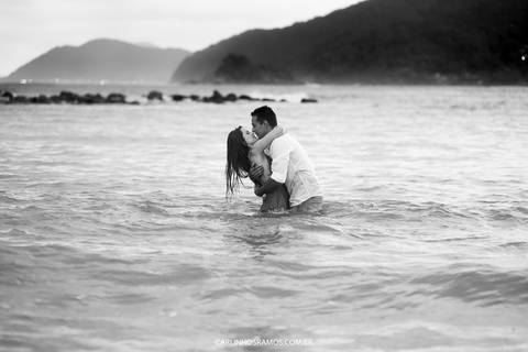 ensaio-pré-casamento-na-praia-das-conchas-da-vanessa-e-elton'