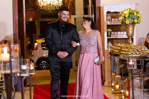 entrada-do-noivo-no-casamento-realizado-no-ateliê-do-sabor'