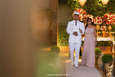 entrada-do-noivo-elton-casamento-no-atmopshera-em-guaruja'