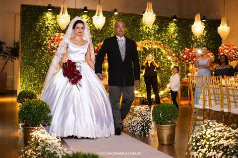 entrada-da-noiva-casamento-vanessa-no-atmosphera-em-guaruja'