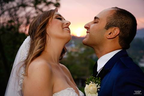 Casal com o Por do Sol ao fundo'